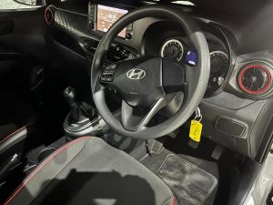 Hyundai Grand i10 1.0 Premium hatch - Image 7
