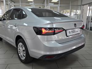 Volkswagen Polo sedan 1.6 manual - Image 15