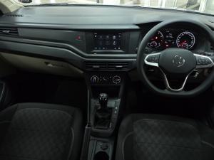 Volkswagen Polo sedan 1.6 manual - Image 2