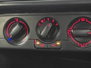 Volkswagen Polo Vivo hatch 1.4 Comfortline - Image 14