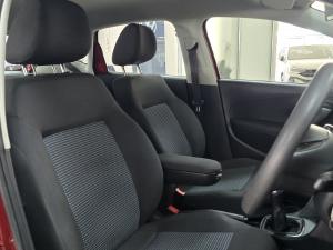 Volkswagen Polo Vivo hatch 1.4 Comfortline - Image 17