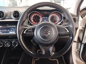 Suzuki Swift 1.2 GLX auto - Image 11