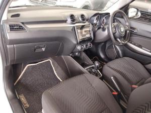 Suzuki Swift 1.2 GLX auto - Image 7