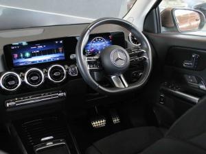 Mercedes-Benz GLA GLA200d Progressive - Image 11