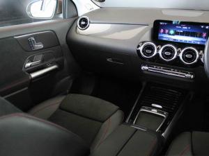 Mercedes-Benz GLA GLA200d Progressive - Image 12
