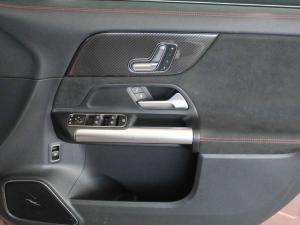 Mercedes-Benz GLA GLA200d Progressive - Image 16