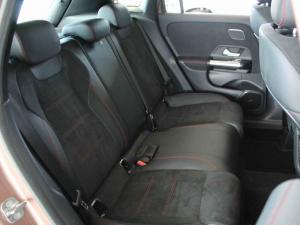 Mercedes-Benz GLA GLA200d Progressive - Image 19