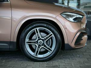 Mercedes-Benz GLA GLA200d Progressive - Image 22