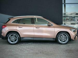 Mercedes-Benz GLA GLA200d Progressive - Image 4