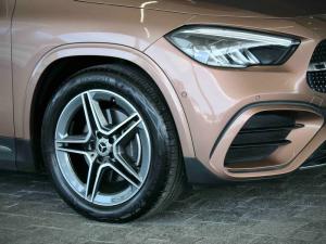 Mercedes-Benz GLA GLA200d Progressive - Image 5