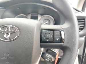 Toyota Hilux 2.4GD-6 single cab Raider manual - Image 10