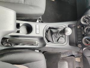 Toyota Hilux 2.4GD-6 single cab Raider manual - Image 12