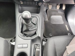 Toyota Hilux 2.4GD-6 single cab Raider manual - Image 13