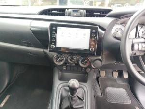 Toyota Hilux 2.4GD-6 single cab Raider manual - Image 16