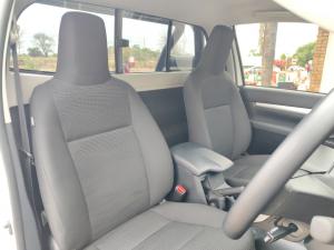 Toyota Hilux 2.4GD-6 single cab Raider manual - Image 18