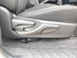 Toyota Hilux 2.4GD-6 single cab Raider manual - Image 19