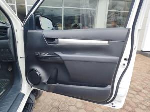 Toyota Hilux 2.4GD-6 single cab Raider manual - Image 25