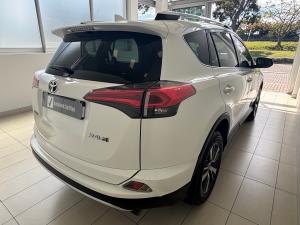 Toyota RAV4 2.0 GX auto - Image 2