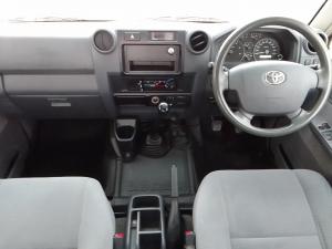 Toyota Land Cruiser 79 4.5D-4D LX V8 single cab - Image 6