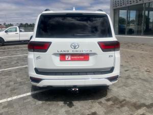Toyota Land Cruiser 300 3.5T ZX - Image 5
