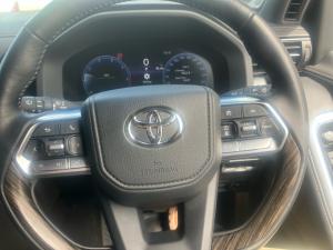 Toyota Land Cruiser 300 3.5T ZX - Image 8