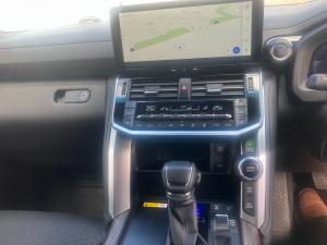 Toyota Land Cruiser 300 3.5T ZX - Image 10