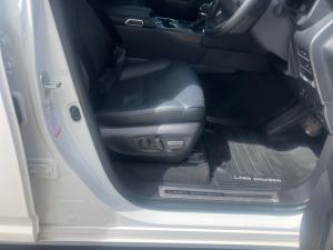 Toyota Land Cruiser 300 3.5T ZX - Image 13