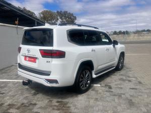 Toyota Land Cruiser 300 3.5T ZX - Image 2