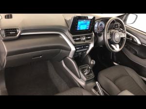 Toyota Urban Cruiser 1.5 XR manual - Image 7