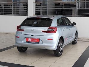 Toyota Starlet 1.5 XS auto - Image 2