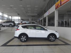 Toyota RAV4 2.0 GX - Image 3