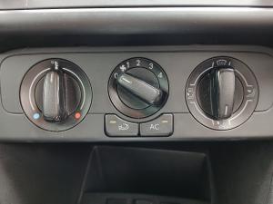 Volkswagen Polo Vivo hatch 1.6 Comfortline auto - Image 13