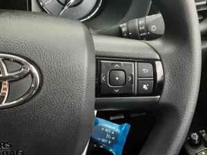 Toyota Hilux 2.4 GD-6 Raider 4X4 automaticD/C - Image 10