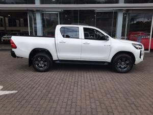 Toyota Hilux 2.4 GD-6 Raider 4X4 automaticD/C - Image 3
