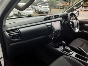 Toyota Hilux 2.4 GD-6 Raider 4X4 automaticD/C - Image 7