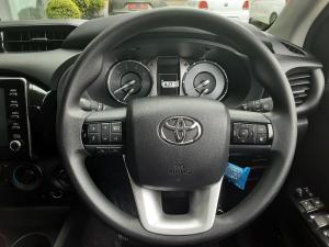 Toyota Hilux 2.4 GD-6 Raider 4X4 automaticD/C - Image 8