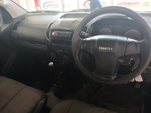 Isuzu D-MAX 250C Single Cab Chassis Cab - Image 6