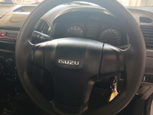 Isuzu D-MAX 250C Single Cab Chassis Cab - Image 8