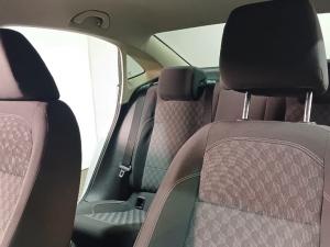 Volkswagen Polo 1.6 Life - Image 13