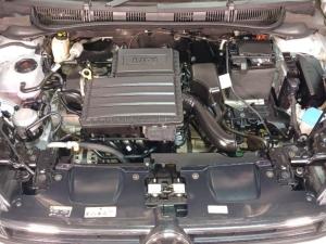 Volkswagen Polo 1.6 Life - Image 18
