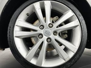 Kia Cerato 2.0 5-Door automatic - Image 12