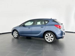 Opel Astra 1.4T Essentia 5-Door - Image 2