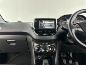 Peugeot 208 1.2 VTiActive 5-Door - Image 15