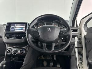 Peugeot 208 1.2 VTiActive 5-Door - Image 17