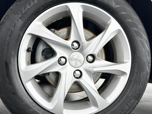 Peugeot 208 1.2 VTiActive 5-Door - Image 19