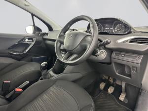 Peugeot 208 POP ART 1.0 Puretech 5-Door - Image 16