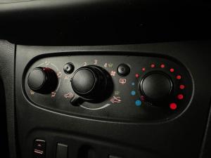 Renault Sandero 900 T Expression - Image 12