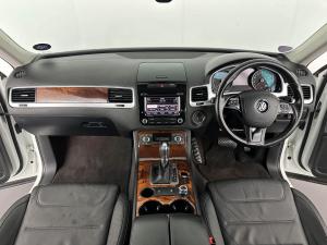 Volkswagen Touareg 3.0 V6 TDI TIP BLU180kw - Image 18