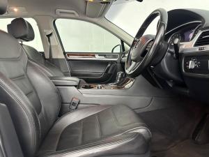 Volkswagen Touareg 3.0 V6 TDI TIP BLU180kw - Image 9