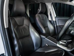 Volvo XC60 T5 Elite - Image 11